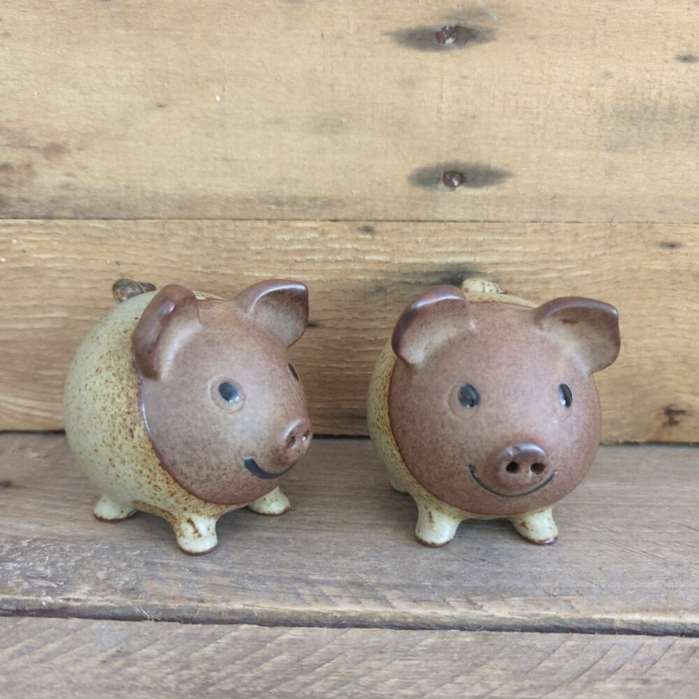 Vintage Stoneware Pottery Rustic Folk Art Pig Salt and Pepper Shakers by UCTCI
